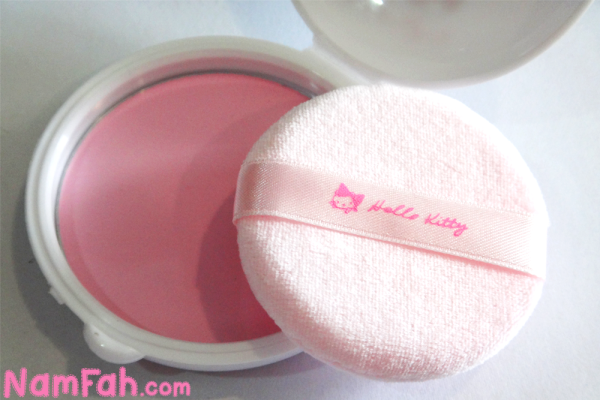 hello-kitty-pink-perfumed-powder-02